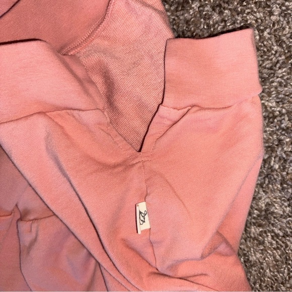 Magnolia Coral Crewneck Top - Picture 7 of 7